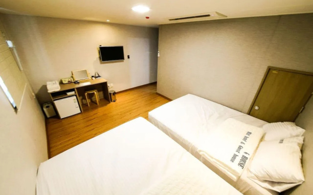 G HOUSE Mini Hotel & Guesthouse