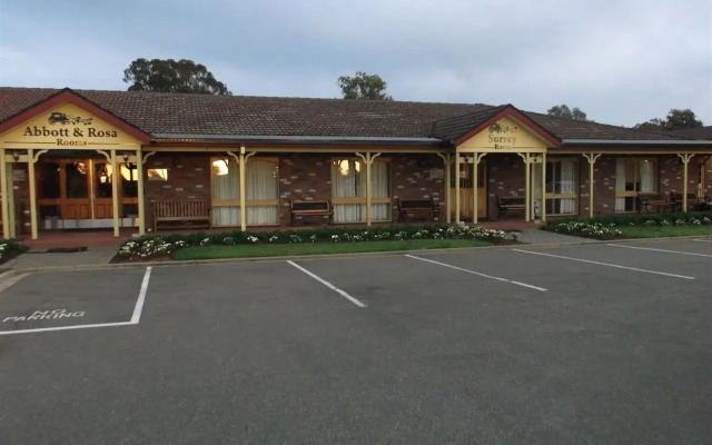 Quality Inn Carriage House