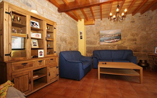 House - 3 Bedrooms - 102074