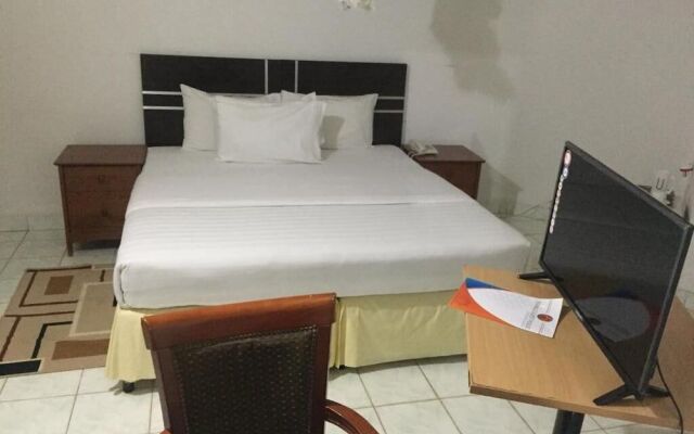 Romalo Hotel & Apartments