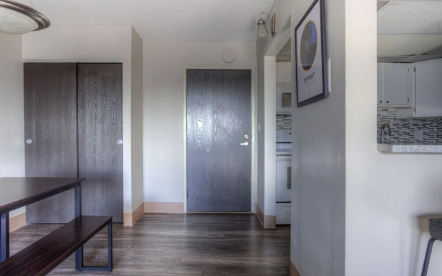 FRONTDESK 1431 Washington Blvd Apts Downtown Detroit