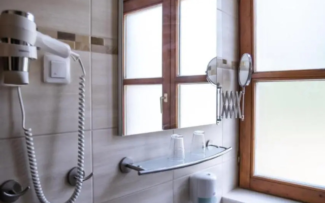 4 Évszak Hegyihotel