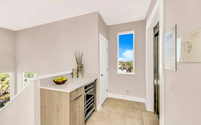 The Upper Deck in Siesta Key