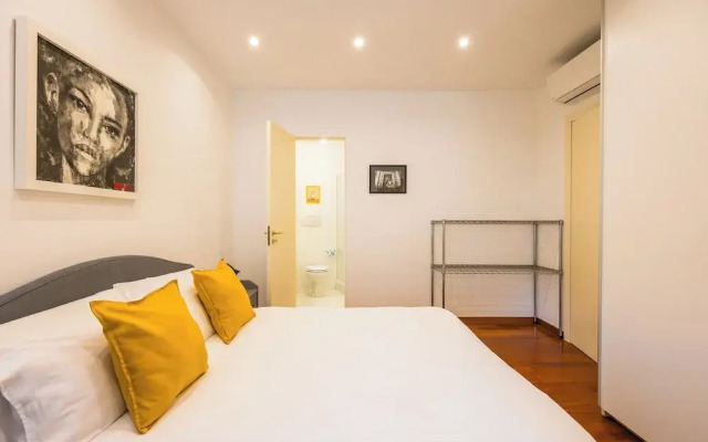Colonna Classic Style Apartment
