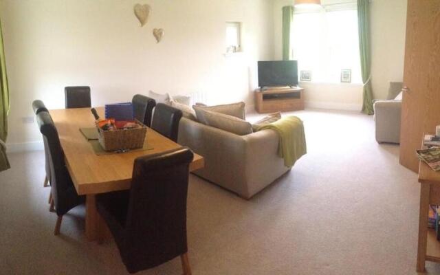 The View, 22 School Park