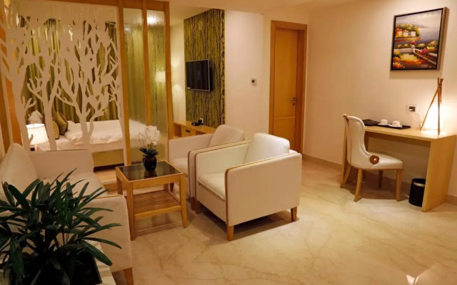 Xenious LN Courtyard Hotel
