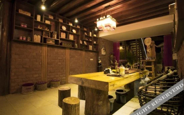 Yangguang Huashe Boutique Hostel