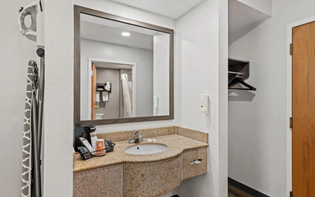 Quality Inn & Suites