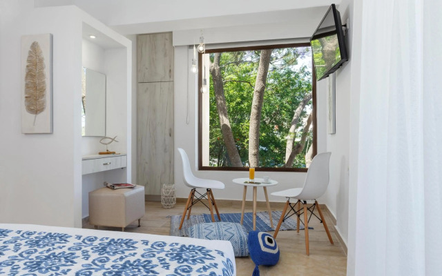 Lyristis Dinos Studios & Apartments