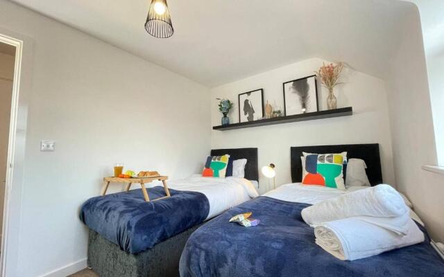 Lovely 2 bedroom apartment with free parking