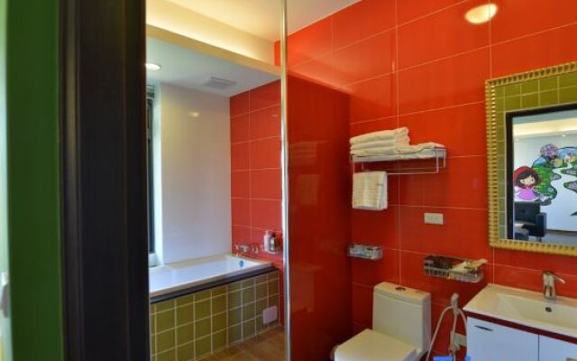 Whitecaps Hostel