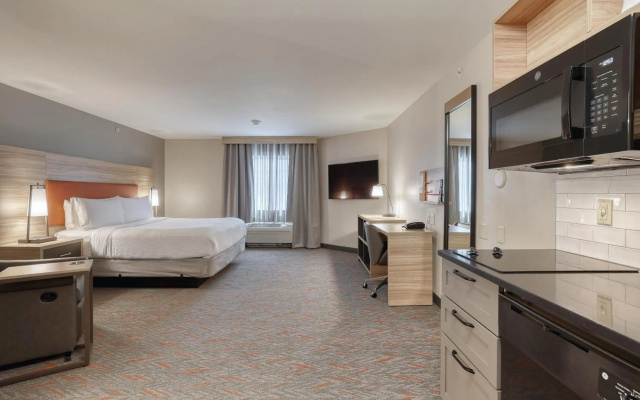 Candlewood Suites Milwaukee Airport by IHG