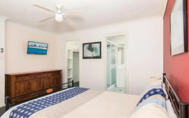 1/54 Parkes, Airconditioned