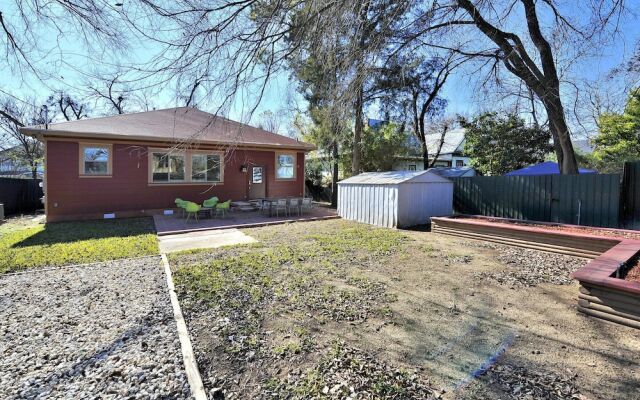 Stylish 3BR in Austin by RedAwning