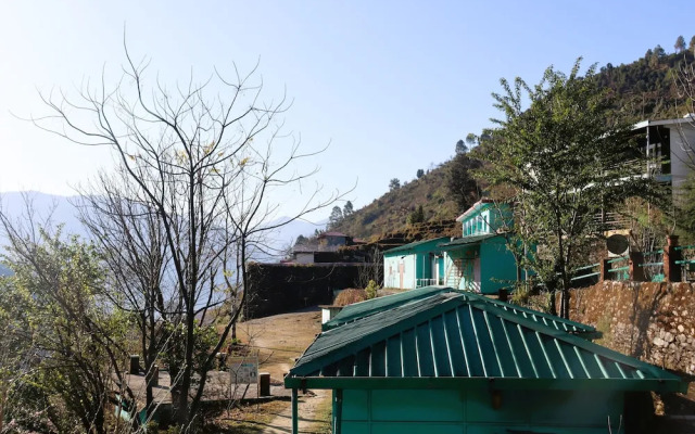 Kedar Heights Heli Resort