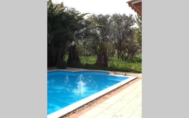 Relax house with swimming pool and a big garden