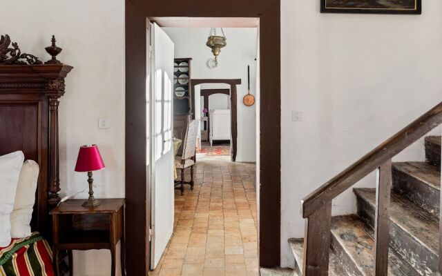 Guest room in a lavish castle in Allier