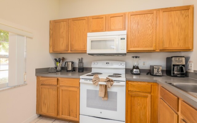 952lb 3 Bedroom Townhouse