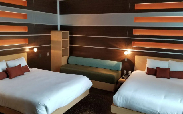Tulyp, Tapestry Collection by Hilton