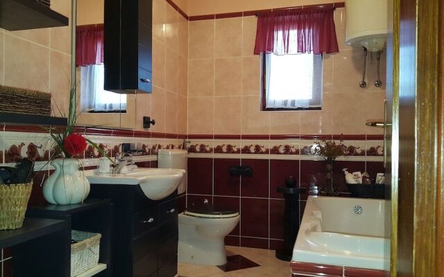 Riko & Mima Apartment