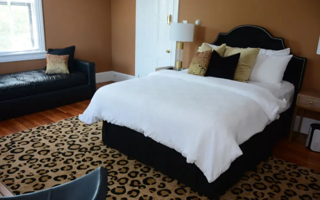 The Hugh Boutique B&B - фото 3
