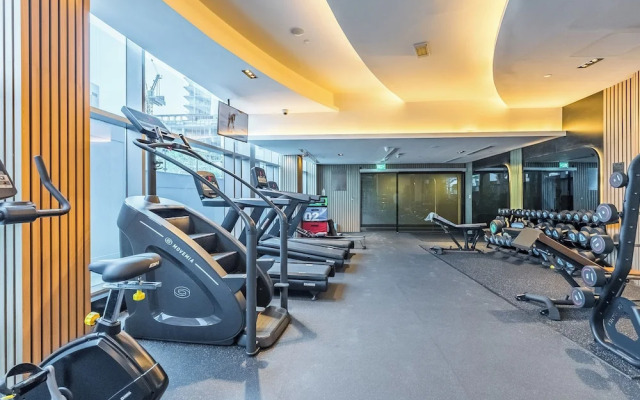 Luxury 2 Bed Home with Maid DIFC