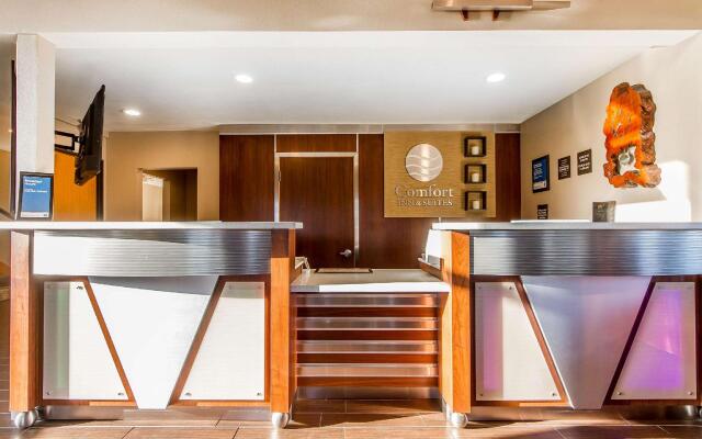 Comfort Inn & Suites Redwood Country