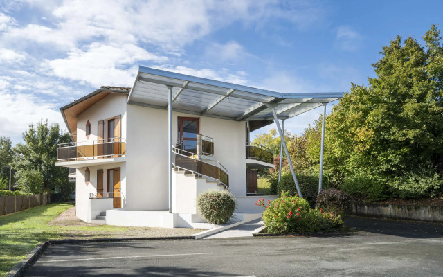 Sure Hotel by Best Western Saintes