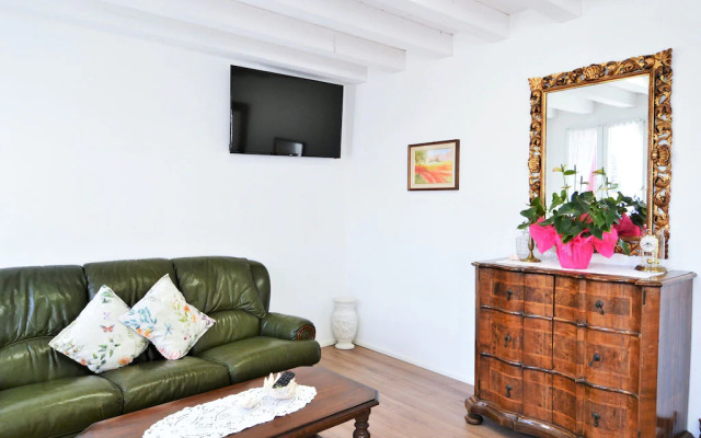 Stellar Apartment in Miane With Shared Swimming Pool