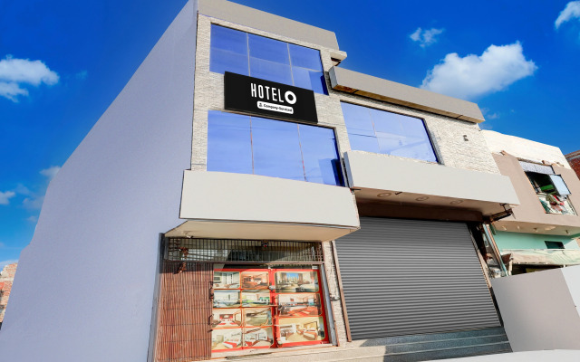 Hotel O Noida Electronic City Metro Station