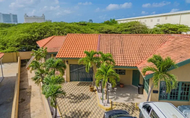 Newly Renovated Queen Bed Studio Loft Palmbeach