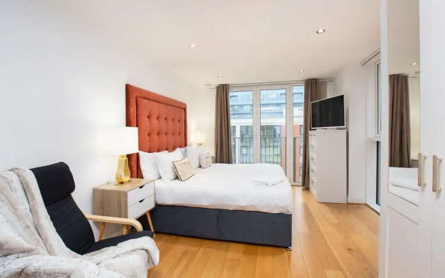 Waterside Bliss 2 Bed 2 Bath Apartment