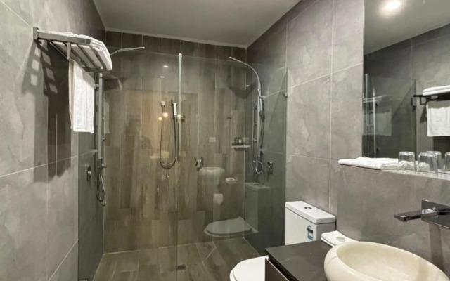 Sydney Riseon Hotel