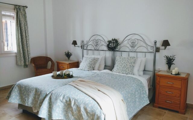 Hilltop Hideaway