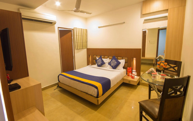 OYO 1524 Hotel Vaani Continental