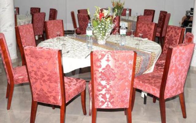 Hotel Ambassadors Annexe