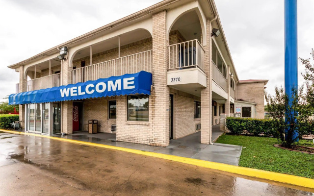 Motel 6 San Antonio, Tx - Frost Bank Center