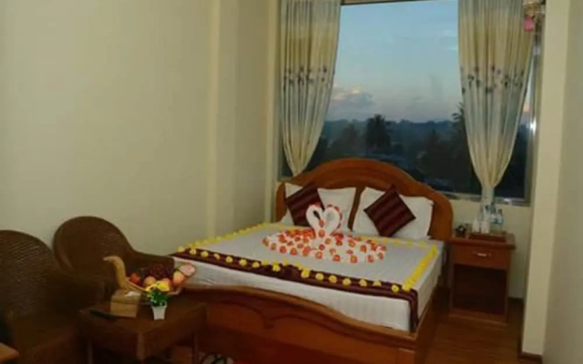 Kayah Golden Hill Hotel