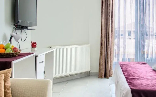 Yeniciftlik Otel