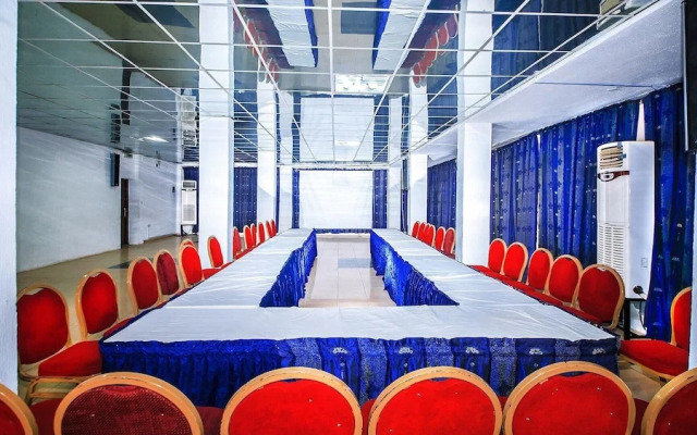 Universal Hotel Enugu