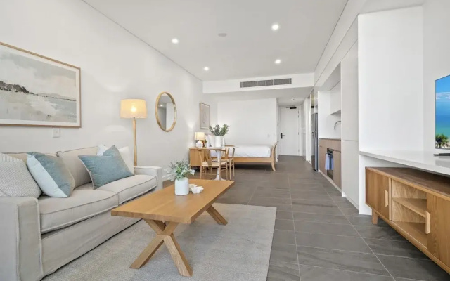 Chic Ground-floor Studio Near Local Cafes