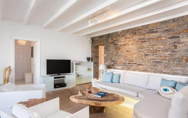 Aura Homes, Villa on Sea - Saint Anna Beach