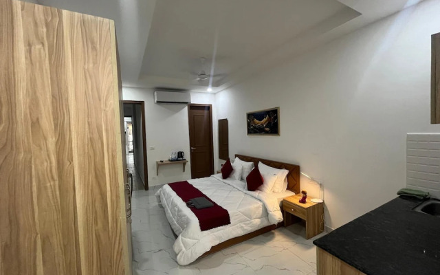 The Lodgers Studio Apartment Sector 52