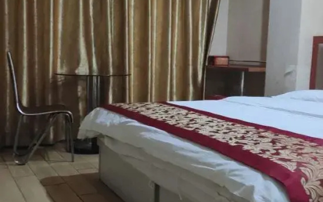 Qianchunchen Business Hotel