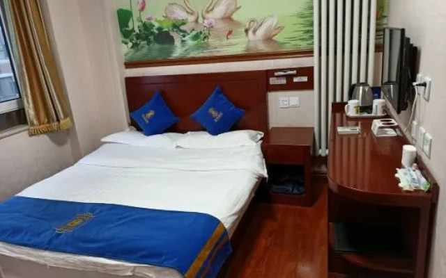 Super 8 Hotel (Beijing Huilongguan East Street Subway Station)