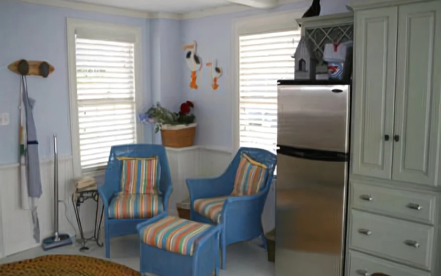 Catbird Seat - Two Bedroom Home