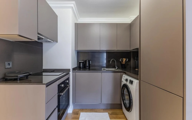 Sleek Flat 6 min to Istiklal Ave in Beyoglu
