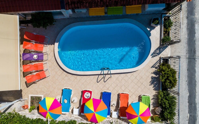 Villa Leona V1