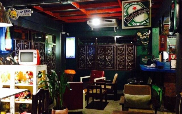 Sukkhiengdao Bar & Bed