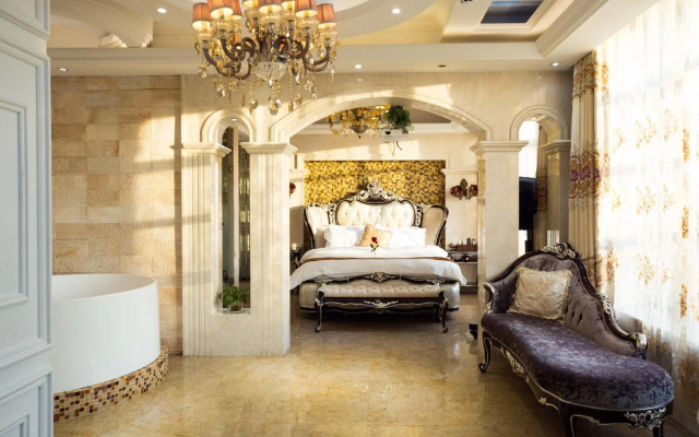 No.5 Theme Hotel